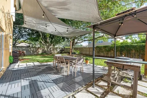 16710 Sapphire Court Weston FL 33331