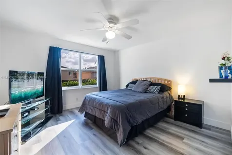 16710 Sapphire Court Weston FL 33331