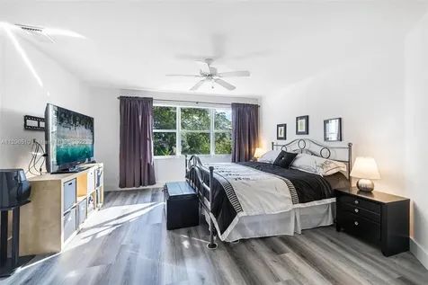 16710 Sapphire Court Weston FL 33331
