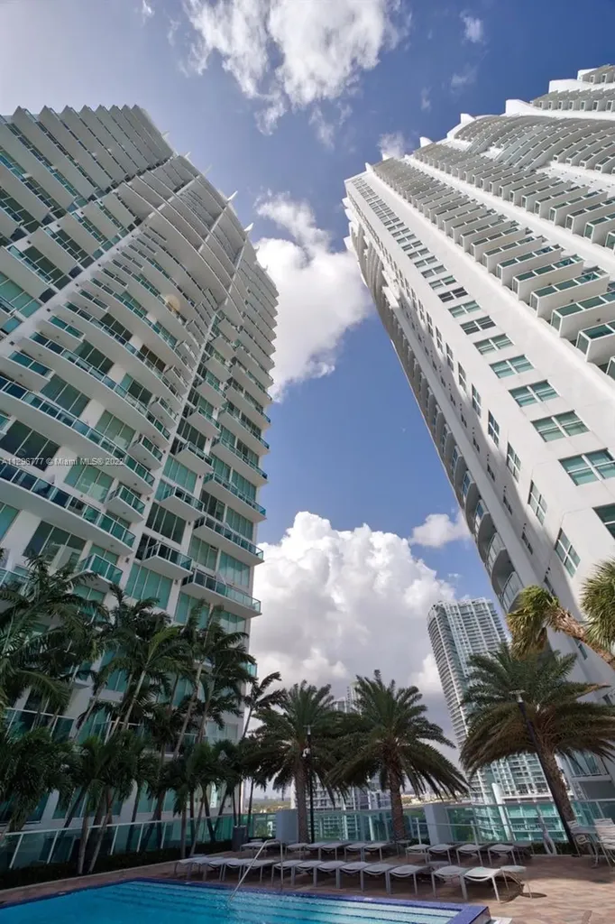41 SE 5th Street Miami FL 33131
