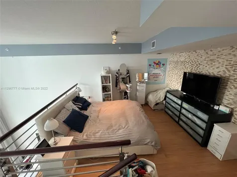 41 SE 5th Street Miami FL 33131