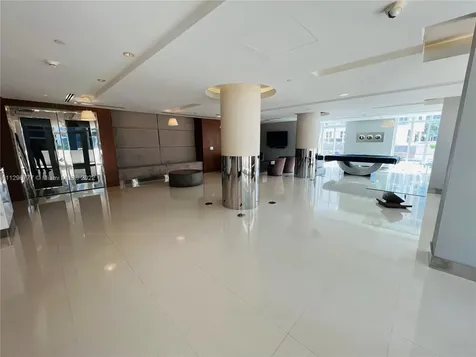 41 SE 5th Street Miami FL 33131