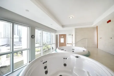 41 SE 5th Street Miami FL 33131