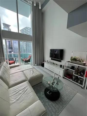 41 SE 5th Street Miami FL 33131