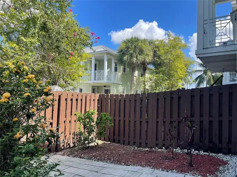 10721 NW 74th Terrace Doral FL 33178