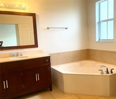10721 NW 74th Terrace Doral FL 33178