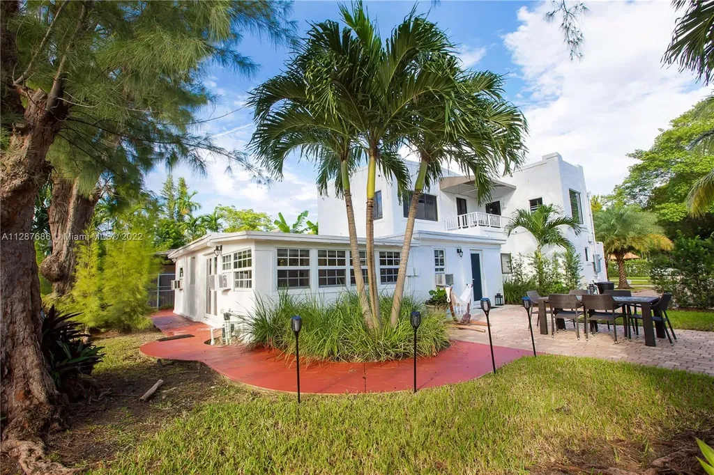 12534 Griffing Boulevard North Miami FL 33161