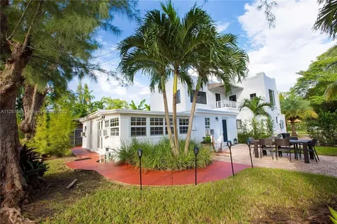 12534 Griffing Boulevard North Miami FL 33161