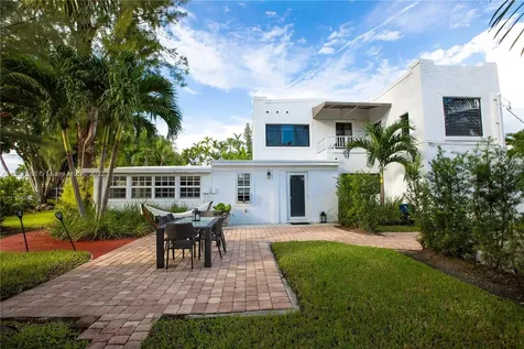 12534 Griffing Boulevard North Miami FL 33161