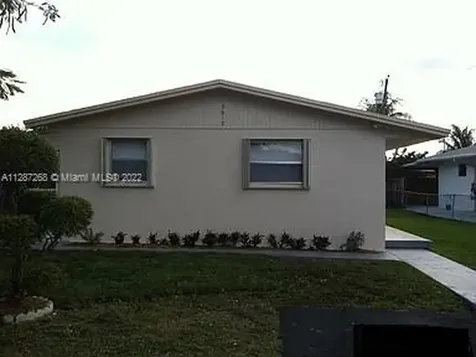 5612 SW 36th Court West Park FL 33023