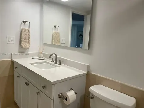 5161 Collins Avenue Miami Beach FL 33140