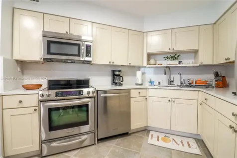 5161 Collins Avenue Miami Beach FL 33140