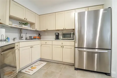 5161 Collins Avenue Miami Beach FL 33140