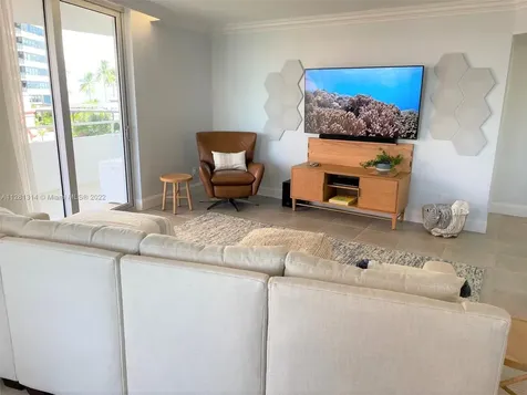 5161 Collins Avenue Miami Beach FL 33140