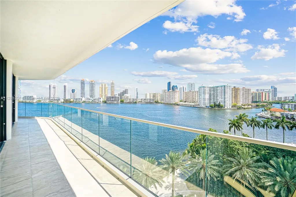 2800 Island Boulevard Aventura FL 33160