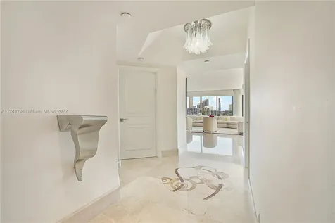 2800 Island Boulevard Aventura FL 33160