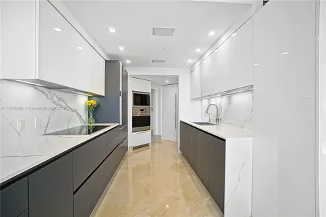 2800 Island Boulevard Aventura FL 33160