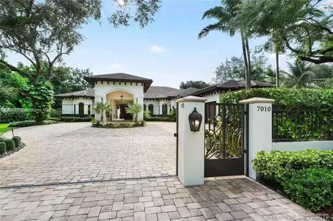 7010 SW 71st Court Miami FL 33143
