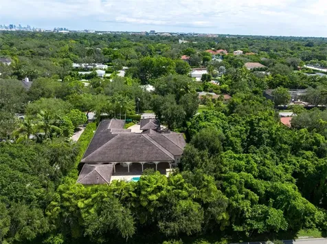 7010 SW 71st Court Miami FL 33143