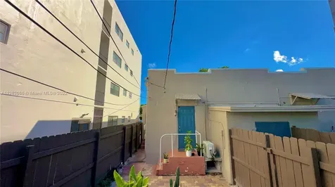 1737 Dewey Street Hollywood FL 33020