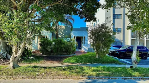 1737 Dewey Street Hollywood FL 33020