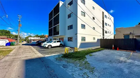 1737 Dewey Street Hollywood FL 33020