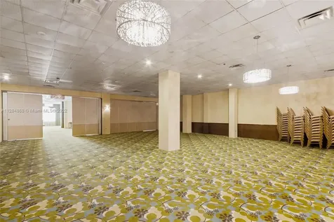 19201 Collins Avenue Sunny Isles Beach FL 33160