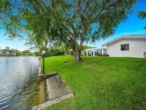 13500 SW 70th Avenue Pinecrest FL 33156