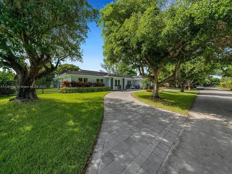 13500 SW 70th Avenue Pinecrest FL 33156