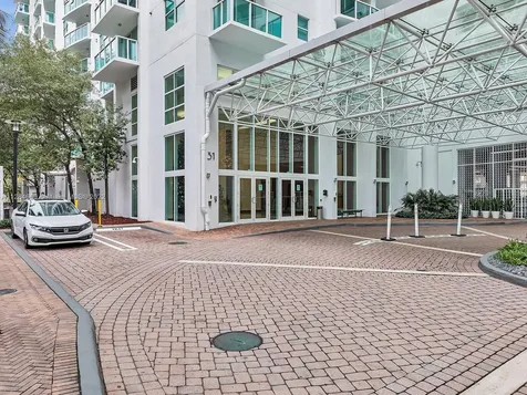 31 SE 5th Street Miami FL 33131