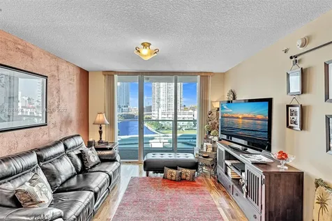 31 SE 5th Street Miami FL 33131