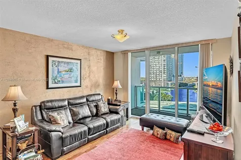 31 SE 5th Street Miami FL 33131