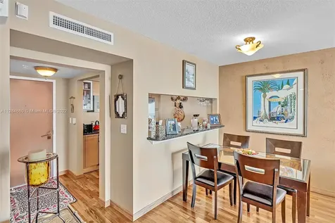 31 SE 5th Street Miami FL 33131