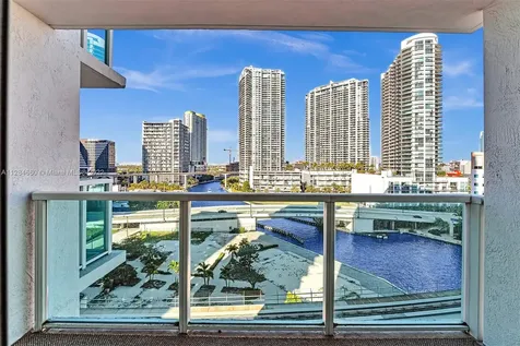 31 SE 5th Street Miami FL 33131