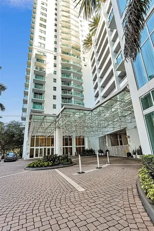 31 SE 5th Street Miami FL 33131