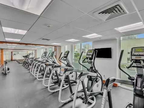 31 SE 5th Street Miami FL 33131