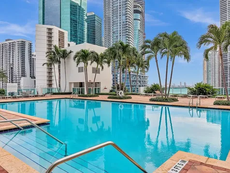 31 SE 5th Street Miami FL 33131