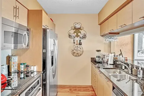 31 SE 5th Street Miami FL 33131