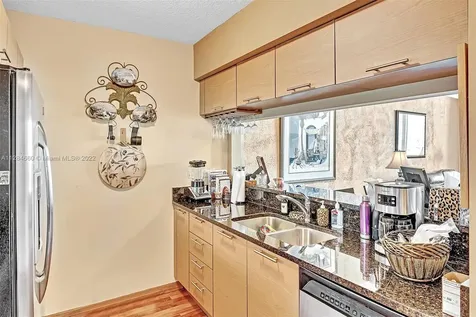 31 SE 5th Street Miami FL 33131