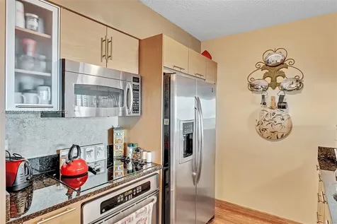 31 SE 5th Street Miami FL 33131