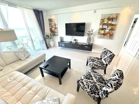 3901 S Ocean Drive Hollywood FL 33019