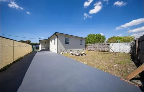 782 E 37th Street Hialeah FL 33013