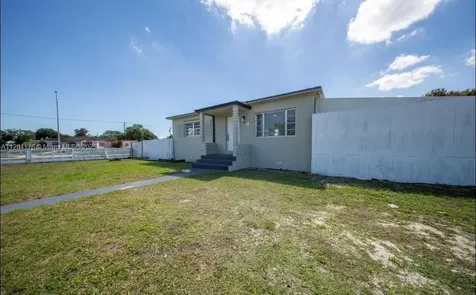 782 E 37th Street Hialeah FL 33013