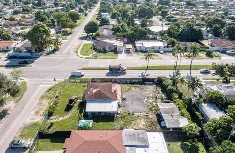 782 E 37th Street Hialeah FL 33013