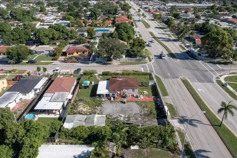 782 E 37th Street Hialeah FL 33013
