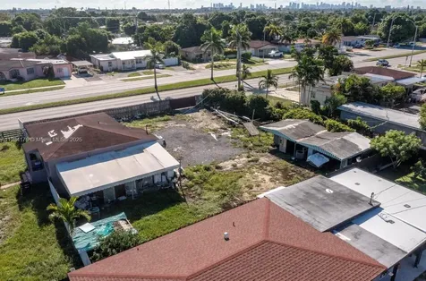 782 E 37th Street Hialeah FL 33013