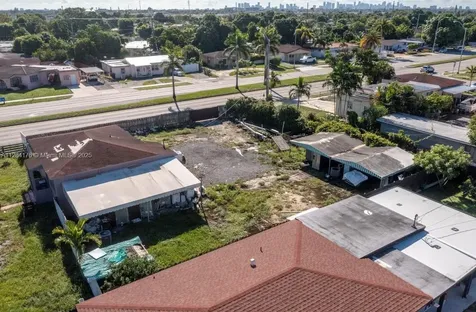 782 E 37th Street Hialeah FL 33013