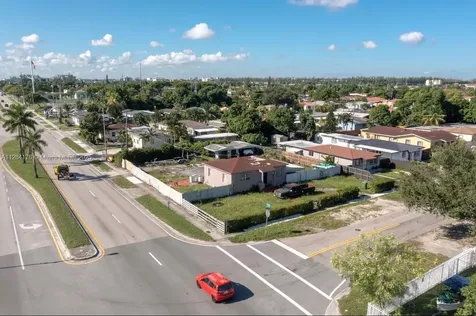 782 E 37th Street Hialeah FL 33013