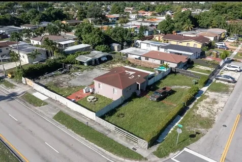 782 E 37th Street Hialeah FL 33013