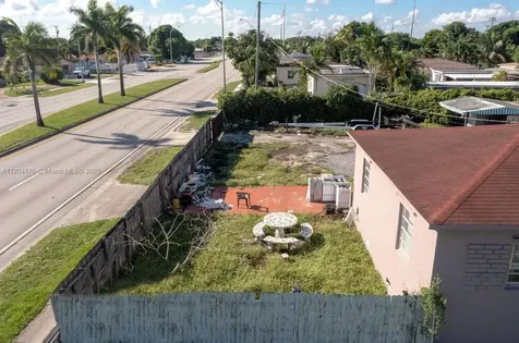 782 E 37th Street Hialeah FL 33013